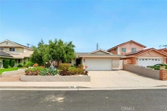 Building Photo - 413 E Bradrick Dr