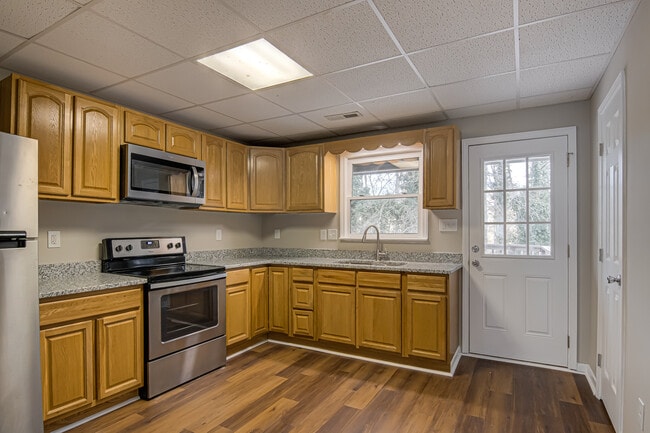Building Photo - 828 Brickwood Ct
