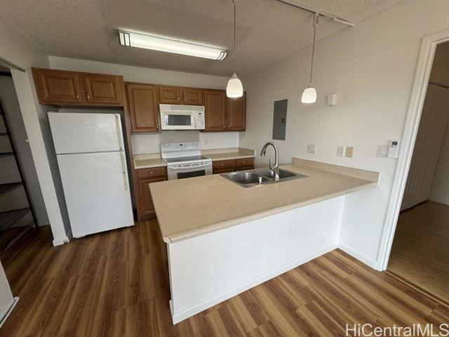 Building Photo - 94-724-724 Paaono St