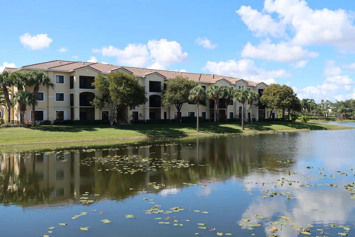 Foto principal - 2725 Anzio Ct