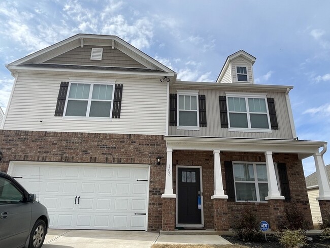 Building Photo - Beautiful Piedmont Home