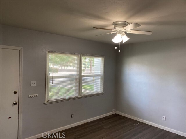 Foto del edificio - 2508 N Waterman Ave