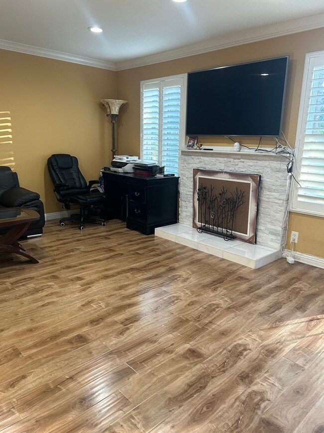 Building Photo - Spacious Home for Rent in Fountain Valley