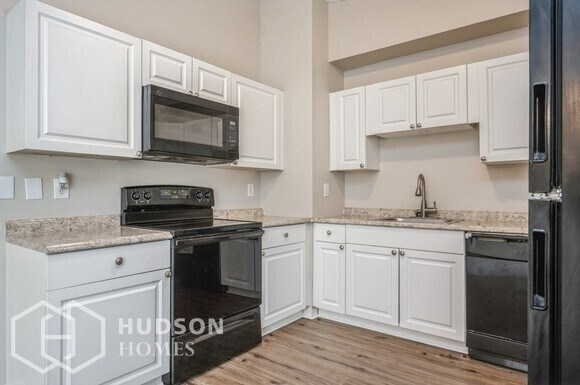 Foto del edificio - NOW AVAILABLE! - 14143 Redwood Street, Spr...