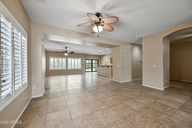 Foto del edificio - 12818 W Mulberry Dr