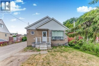 Building Photo - 20 Snaresbrook Dr