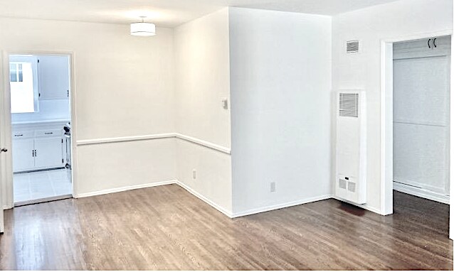 Building Photo - 916 N Sweetzer Ave
