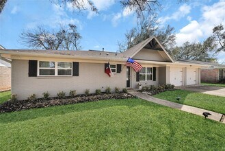 Building Photo - 143 Bluebonnet St
