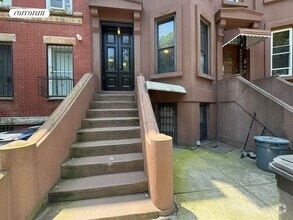 Building Photo - 678 Degraw St