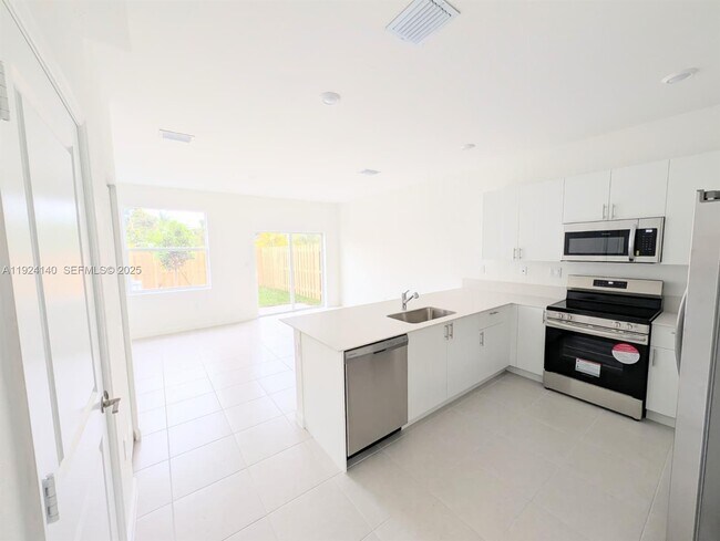 Foto del edificio - 15617 SW 276th Terrace