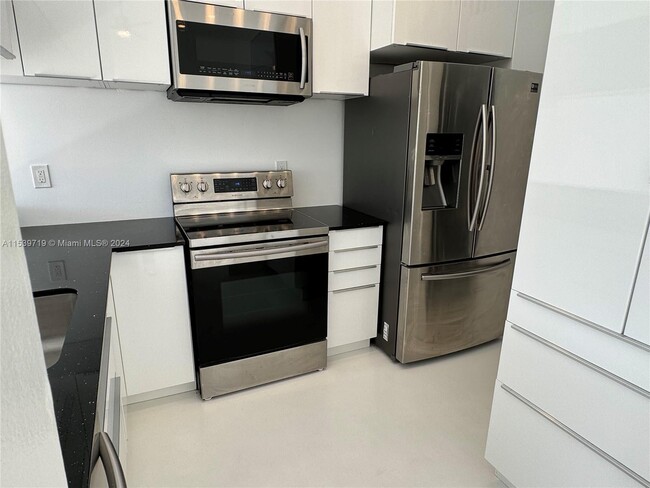 Foto del edificio - 6203 Glenmoor Dr