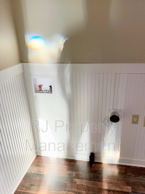Foto del edificio - 4120 Chambers Chapel Rd