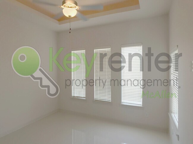 Building Photo - 3 Bed/2 Bath Townhome in Mcallen TX