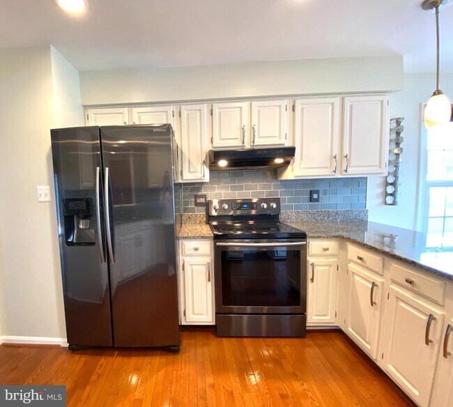 Building Photo - 5700 Belcher Farm Dr