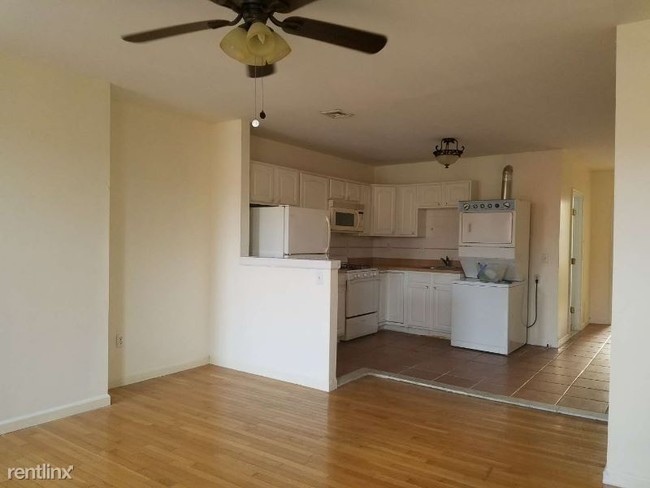 Building Photo - 1 br, 1 bath Apartment - 2340 S 10th street