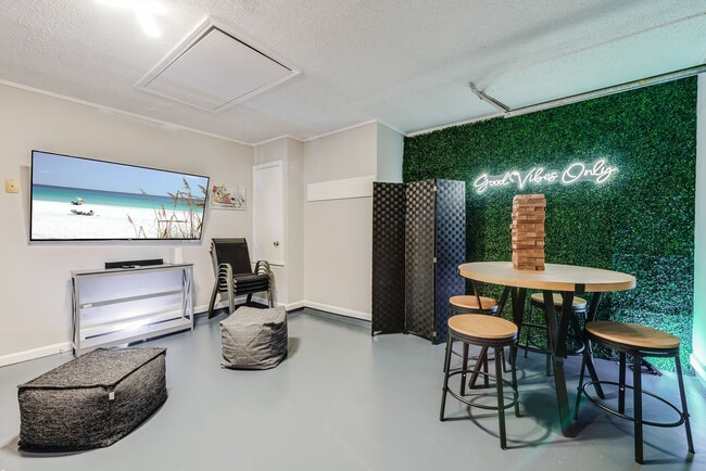 Building Photo - 7326 Winding Star Dr