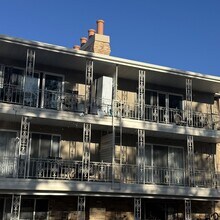 Building Photo - 2220 E Murray Holladay Rd