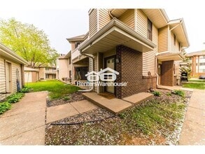 Building Photo - 1126 E Travelers Trail