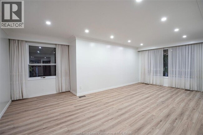 Photo du bâtiment - 9610 Asgard Rd