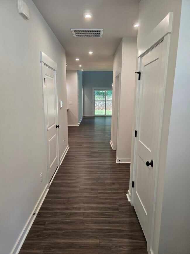 Building Photo - Beautiful New Constuction 3BR/2.5BA Townhouse