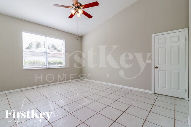 Building Photo - 11805 Cliffwood Ct