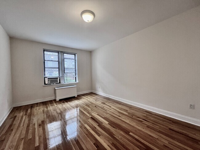 Foto del edificio - 105 Pinehurst Ave