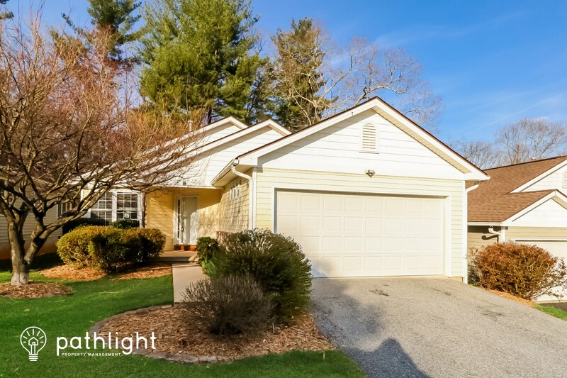 Foto principal - 110 Creeks End Circle, Mills River, NC, 28759