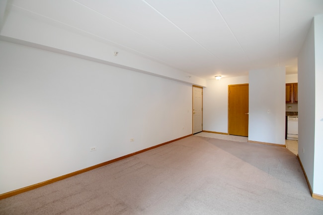 Building Photo - 1061 Ashley Ct N