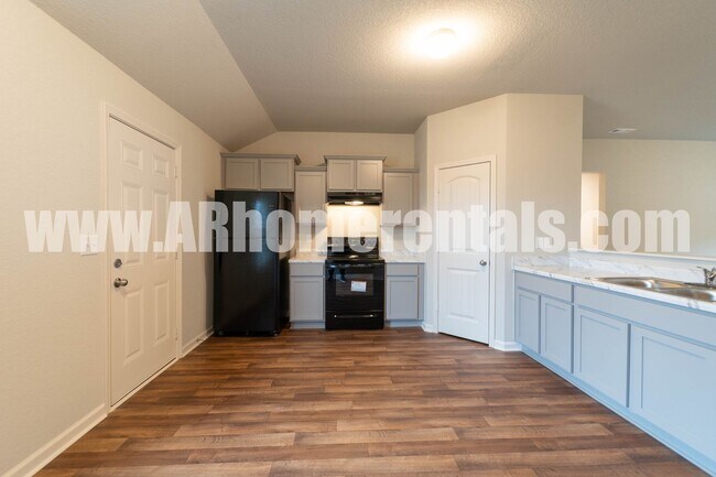 Building Photo - 1175 Gallery Dr