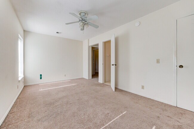 Foto del edificio - 602 S Flood Ave