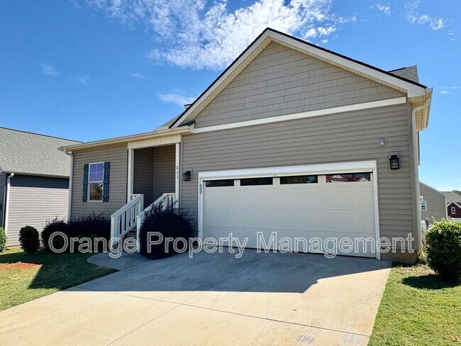 Foto del edificio - 211 Crooked Cedar Way