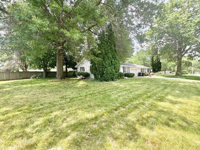Building Photo - 2606 Iva Ct