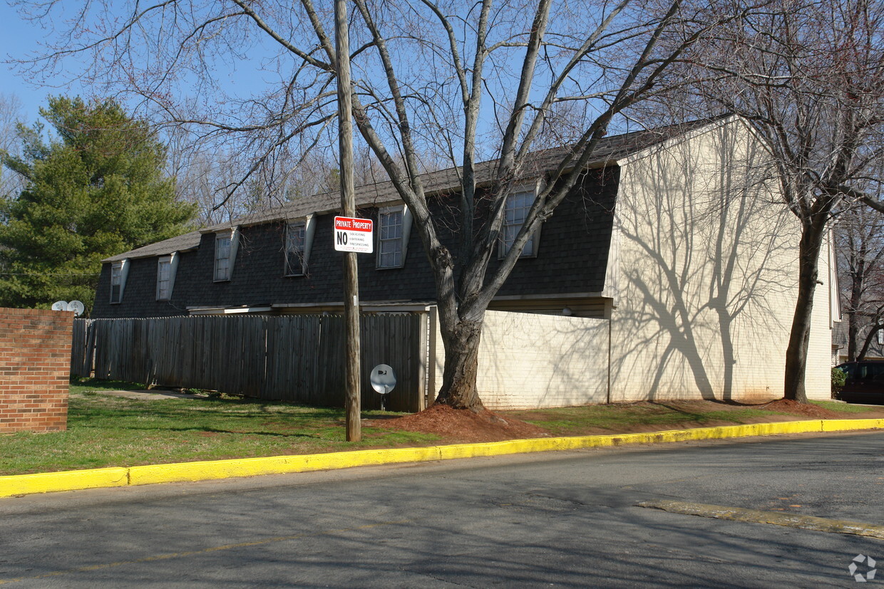 Foto del edificio - Townhomes of Ashbrook