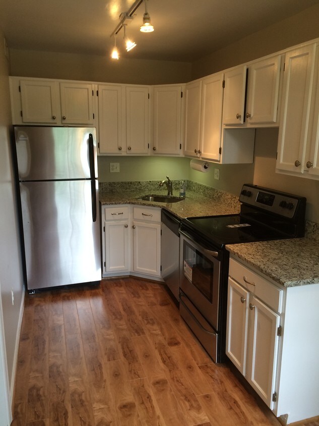 Ktichen - 1741 N Troy St