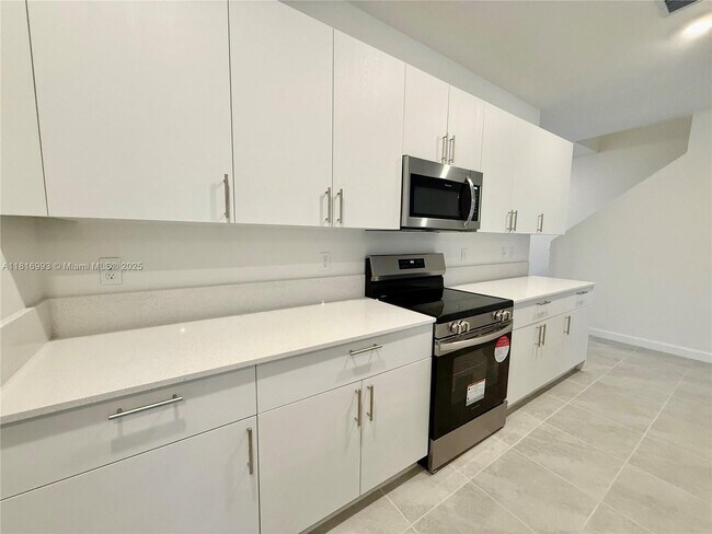 Foto del edificio - 5033 Oakmont Dr