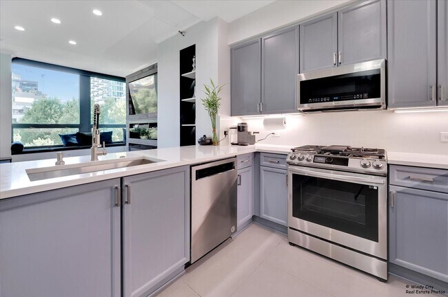Foto del edificio - 600 N Kingsbury St