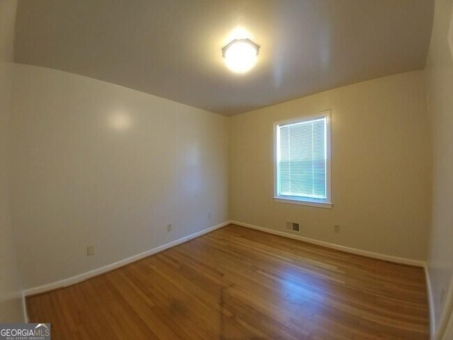 Foto del edificio - 1275 Pine Valley Ct