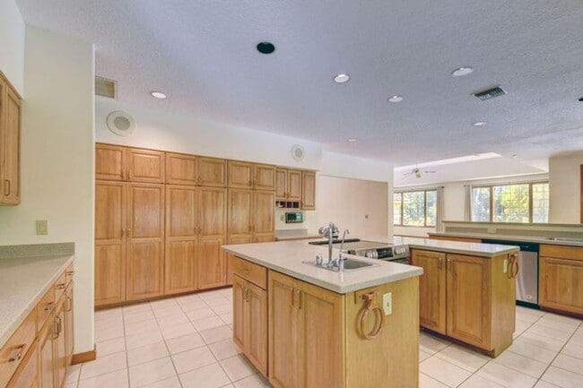 Foto del edificio - 9033 Winding Woods Dr