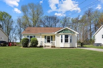 Building Photo - 803 Princeton Cir