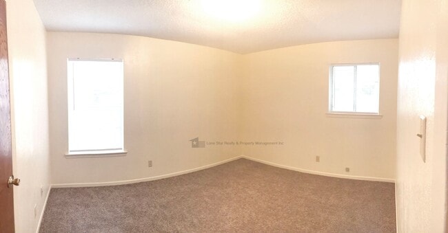 Building Photo - 1407 Janis Dr