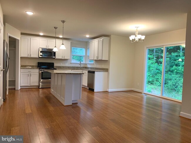 Building Photo - 6909 Lunette Ct
