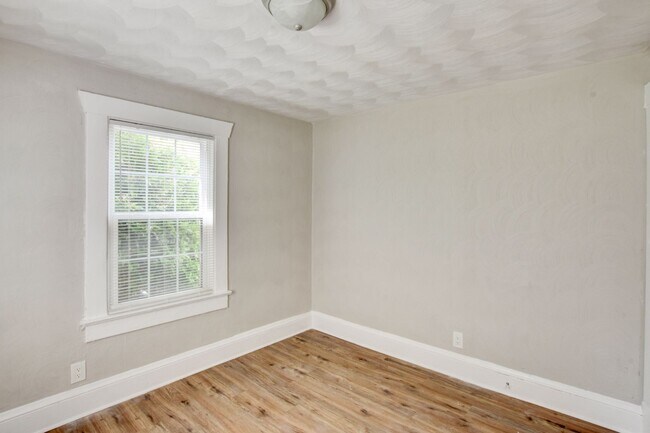 Foto del edificio - 1135 Jackson Ave
