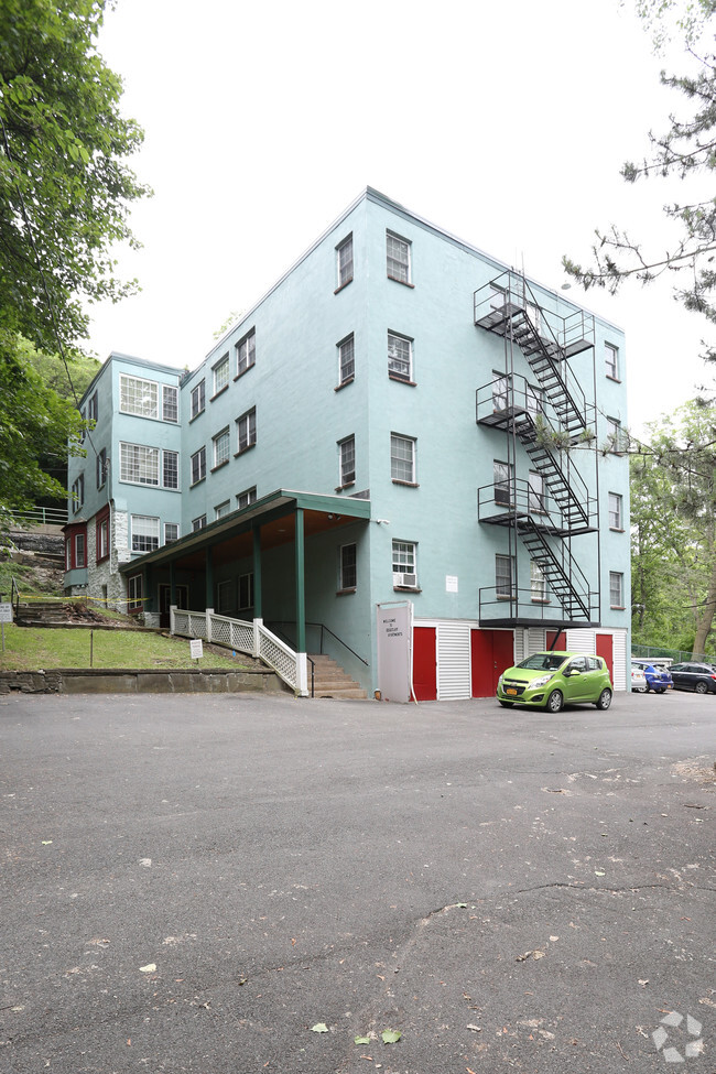 Exterior Building - Edgecliff Apartments