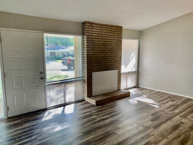 Foto del edificio - 3 Bedroom Home in Florissant - UPDATED KIT...
