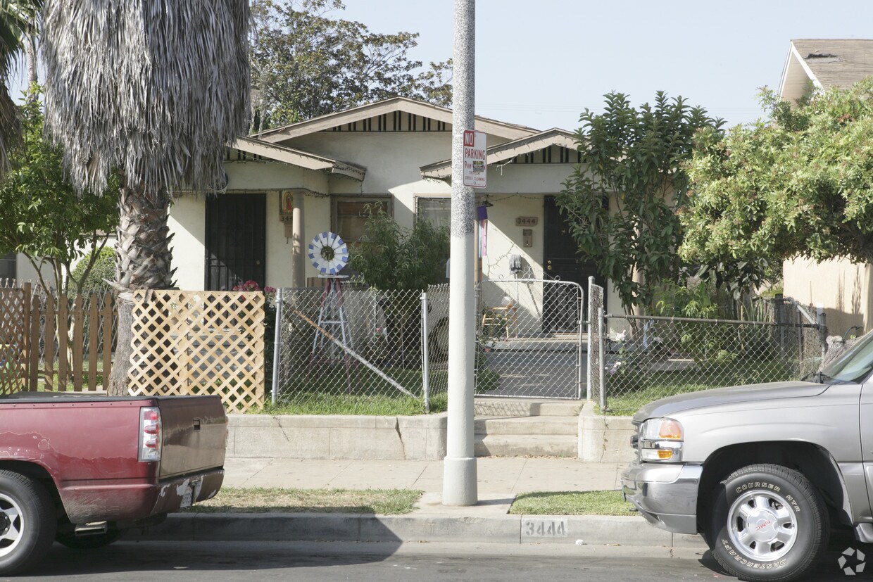 Building Photo - 3444 Sabina St