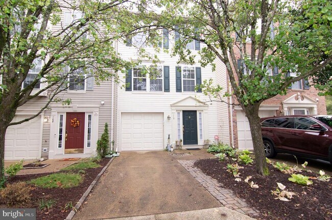 Building Photo - 110 Ingle Pl