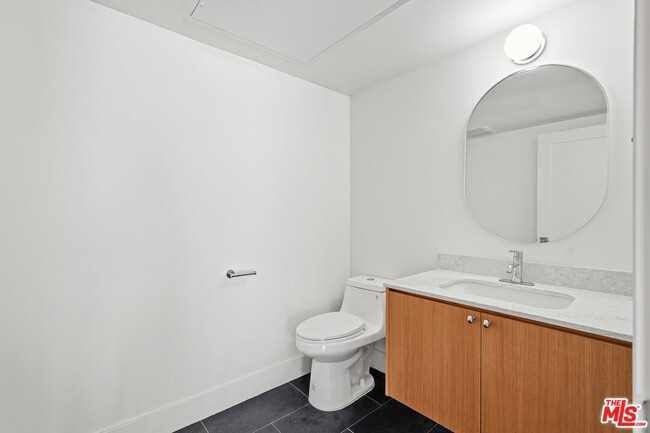 Foto del edificio - 1822 Overland Ave