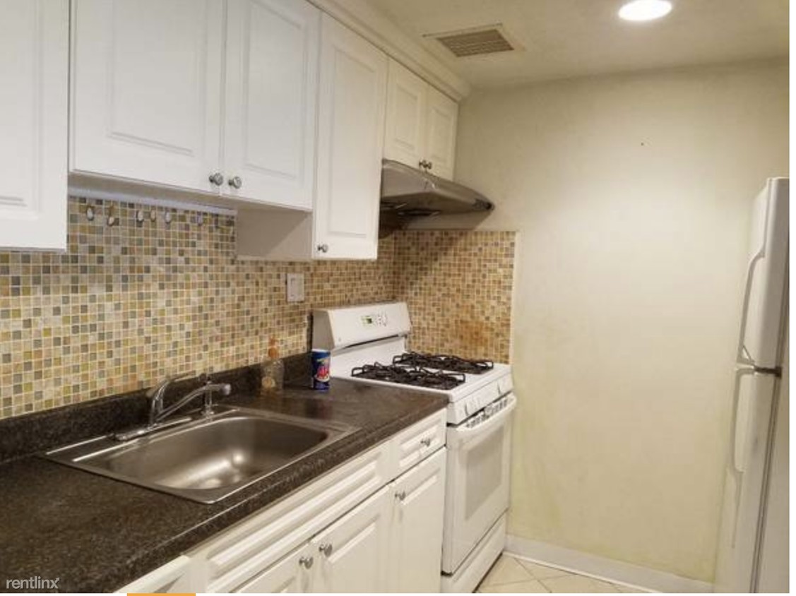 Primary Photo - 20 Bay Ridge Ave