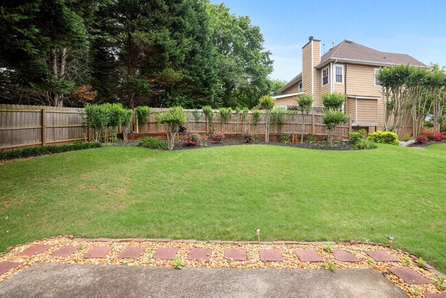 Building Photo - 2808 Ashwood Pl