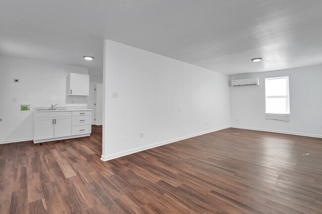 Photo - 1630 S Orleans St House